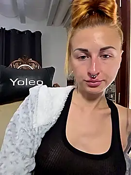 Pokazy przed kamerką – kylie_blck