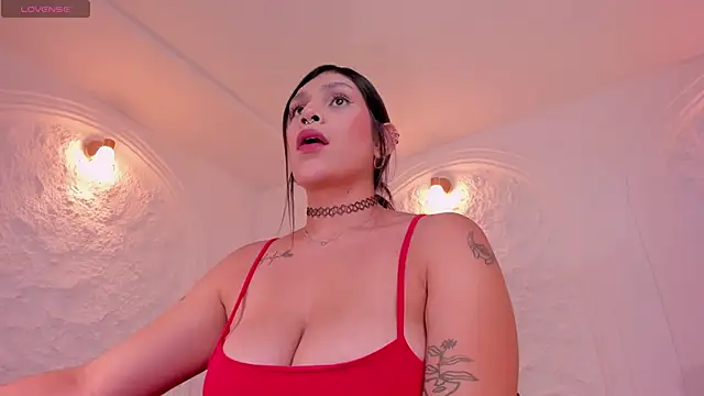 SarahYates Chat XXX in diretta