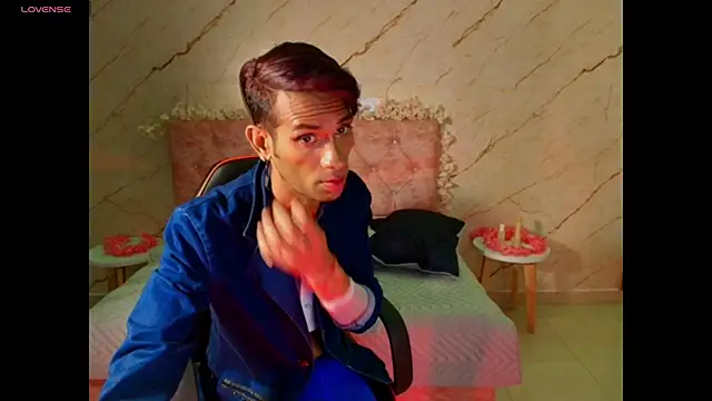 monserrat_petite's Webcam Show