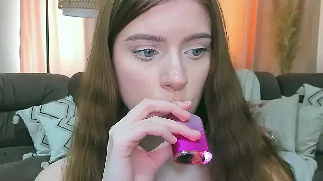 Erica_Kiss: απευθείας συνομιλία ΧΧΧ