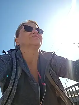 BLONDKICIA1 即時 XXX 聊天