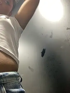 Chat XXX en directo de canelaa_sweet5