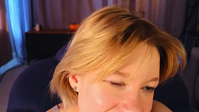 CythiaOttum: онлайн-секс-чат