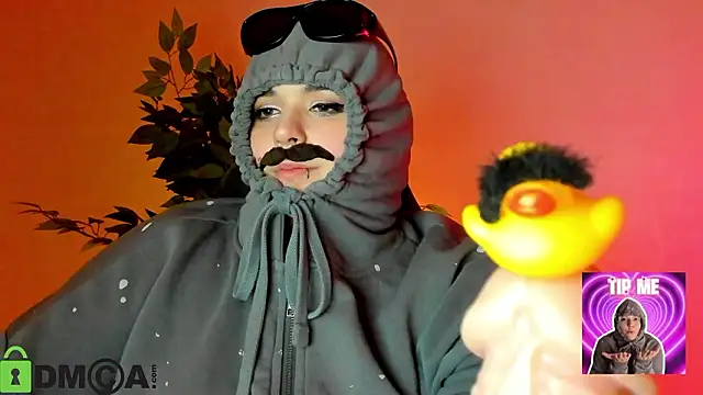 Mia_R0ss élő XXX-chatje