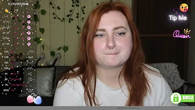 Chat +18 de Alicia_love00 ao vivo