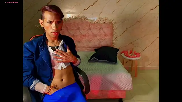 monserrat_petite's Live XXX Chat