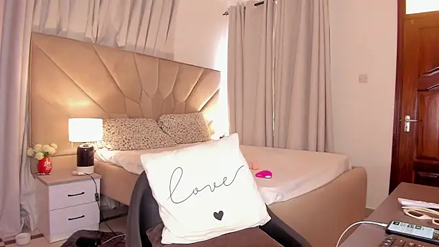 Chatroom XXX en direct de Freaky_jasmin