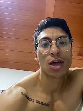 ApoloCruz's Live XXX Chat