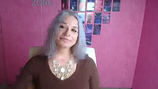 Show modela Melodie_Aster na web-kameri