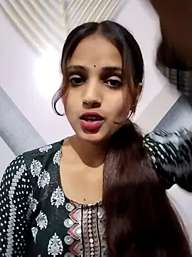 Naina11100 Webcam Show