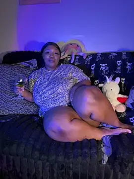 QUEENCURVELLA webkamerás műsora