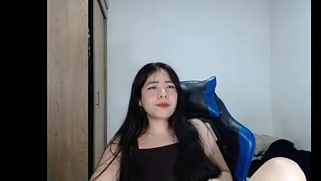 EloiseJun's Live XXX Chat