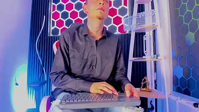 Max_Hader_ Live XXX Chat