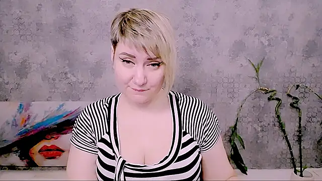 Djullia Live XXX-chat