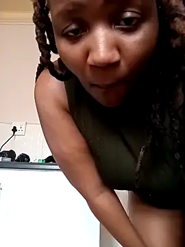 ThaBundaa Adlı Modelin Canlı XXX Sohbeti