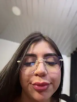 Im-Ali élő XXX-chatje