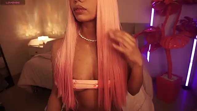 Gigi_Strawberry Chat XXX in diretta