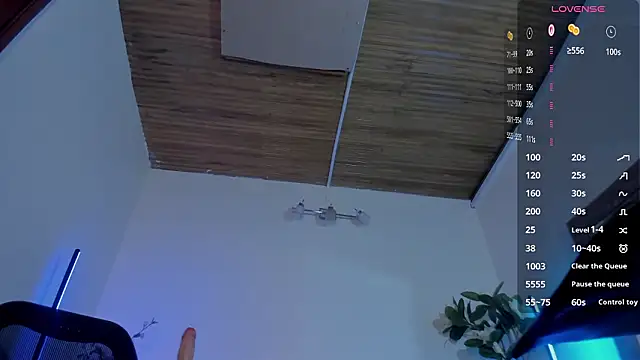 Živý XXX chat tyler_jones_