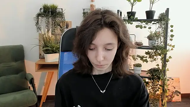 EmmanuellBrown Adlı Modelin Canlı XXX Sohbeti