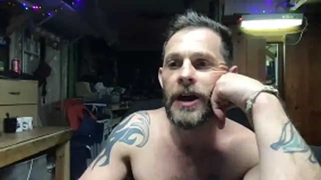 XXX chat uživo modela ARCHERTASTE