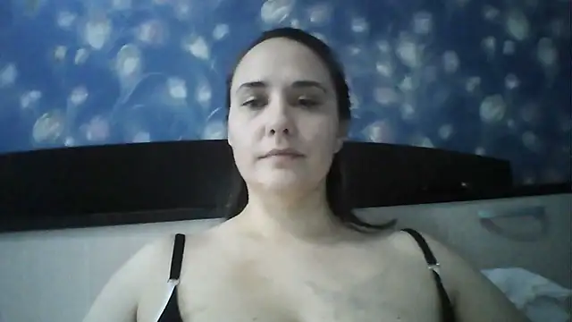 Alisa07qwn Webbikameraesitys