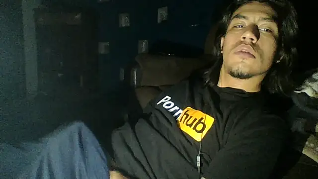 Chatroom XXX en direct de AlexAlejandro13