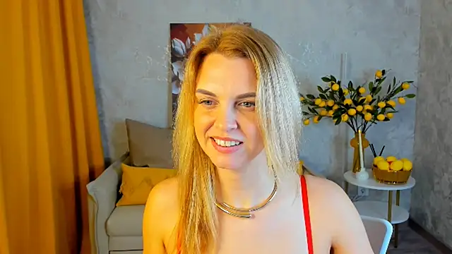 LunaFlinn live XXX chat