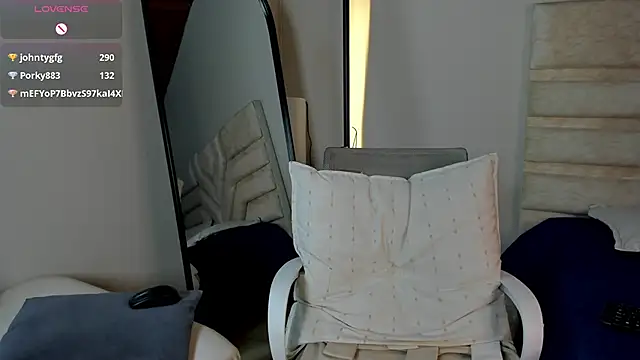 cherry_bunnyx's Webcam Show