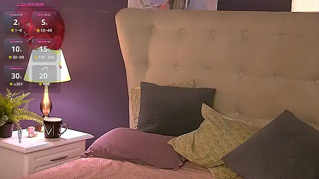 SeniGrandee লাইভ XXX চ্যাট