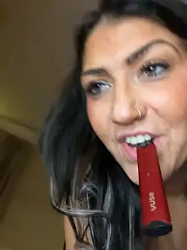 LittleMissEeve Show in webcam