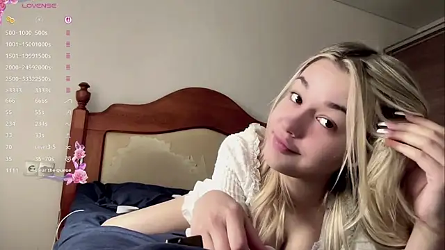 XXX chat uživo modela Little_ines