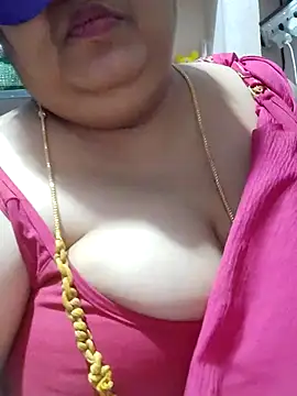 tamilthanushri 即時 XXX 聊天