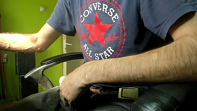 XXX chat uživo modela BigCumShoot