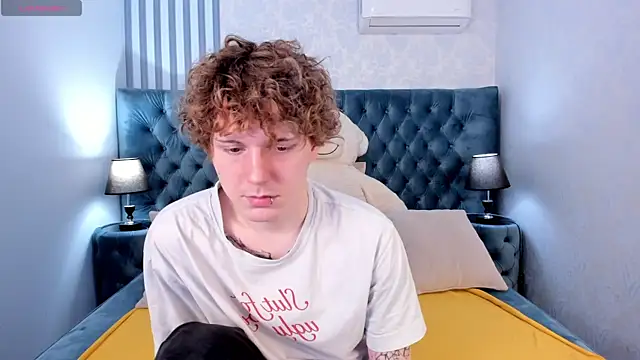 XXX chat uživo modela KevinMilky