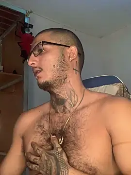 XXX chat uživo modela Lord_LuciferHotDirty777