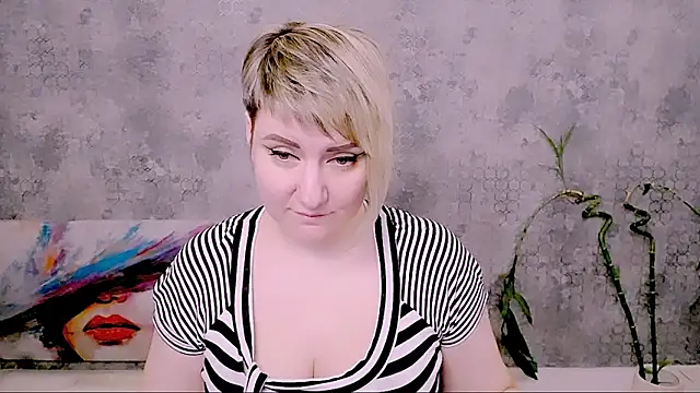 Djullia – Live XXX-chat