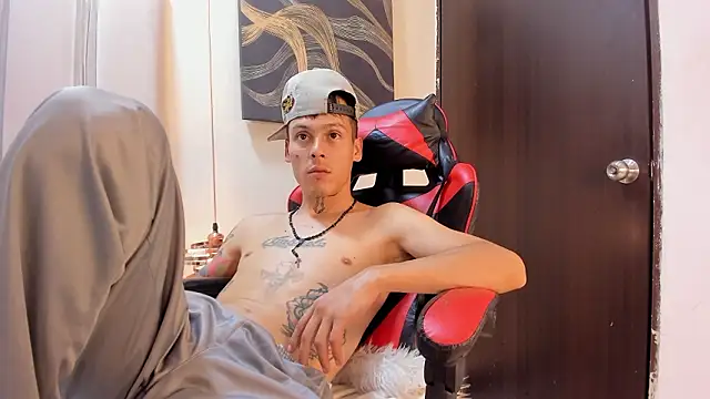 Онлайн чат XXX Ethan_Wolfe