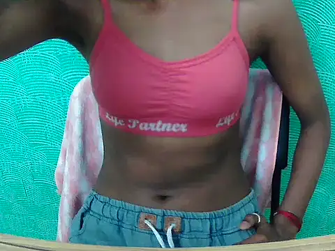 KiaraDoll002 webcam show