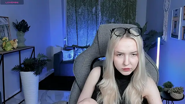 MaoqiBeverly Live XXX Chat