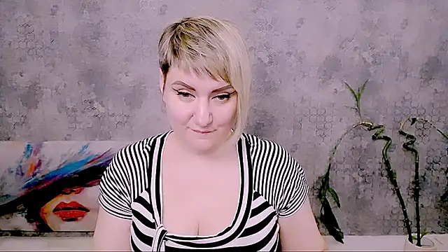 Djullia Chat XXX in diretta