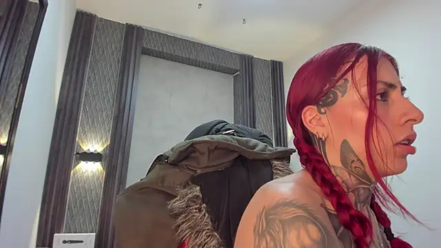 selene_red_n Live XXX chat