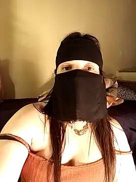 LONA-_- élő XXX-chatje