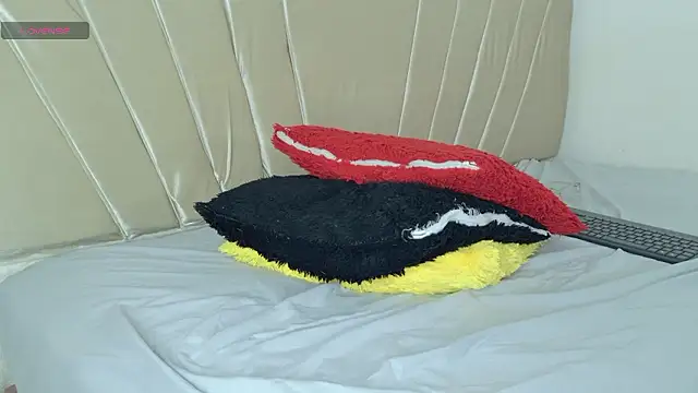 aly_n_sebas Adlı Modelin Canlı XXX Sohbeti