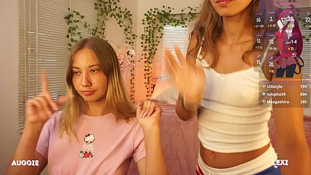 lexicoyy_ Show in webcam