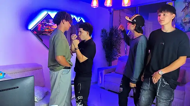 Houseofwarrios Adlı Modelin Canlı XXX Sohbeti