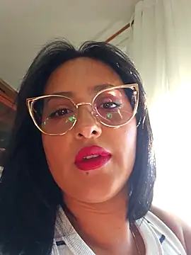 Chat +18 de KiaMiller ao vivo