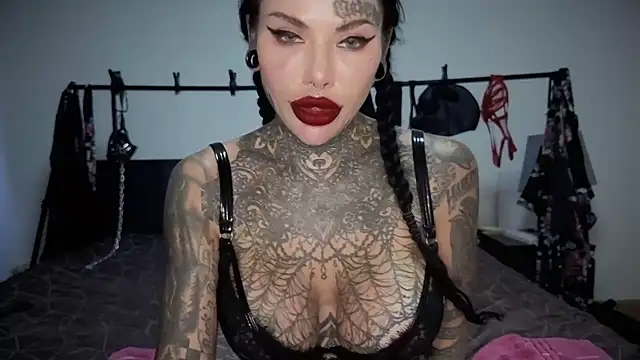 Chat XXX en directo de darkinkedbabe