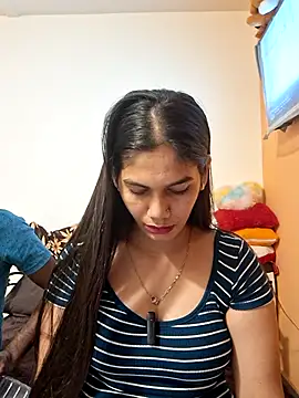 Garima_G Adlı Modelin Canlı XXX Sohbeti