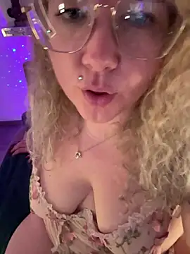 CurvyAnonymousGirl89 webcam show