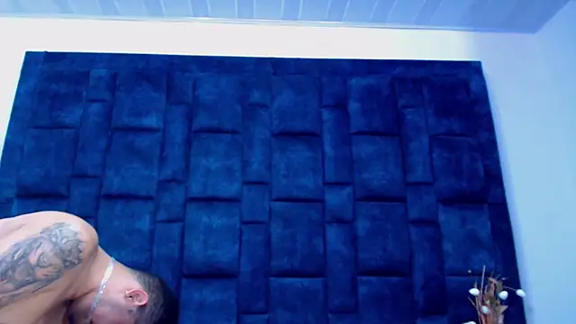 Chat +18 de GroupNoLimits ao vivo